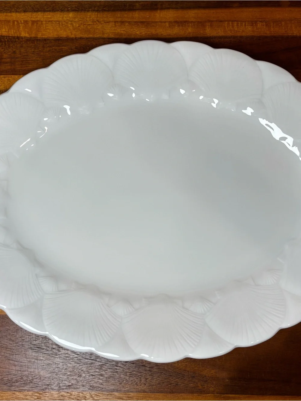 Wedgwood Oceanside 15.25” Shell-Edge Oval Serving Platter, Bone China
